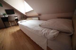 Проживание в семье Mansarda Noclegi Вжесня Двухместный номер с 2 отдельными кроватями и ванной комнатой-2